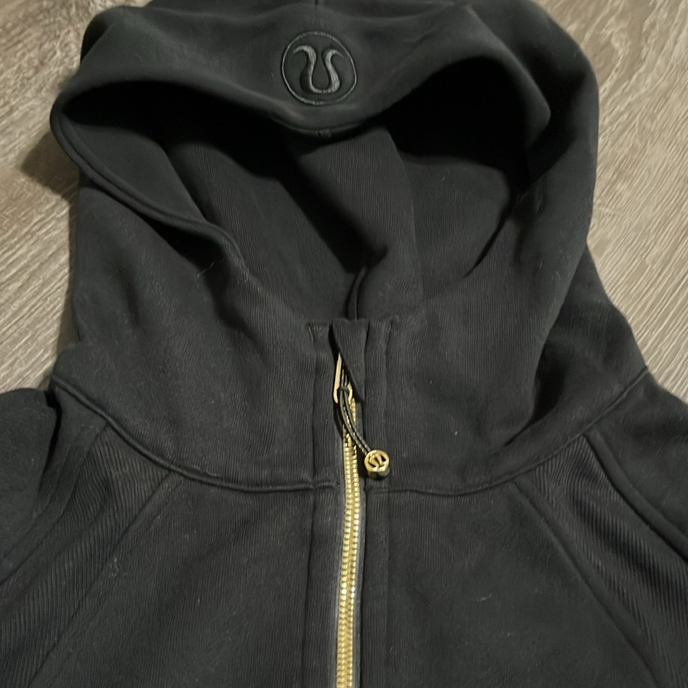 Lululemon Scuba Oversized Half-Zip Hoodie
Black / Gold Size M/L - Picture 3 of 6